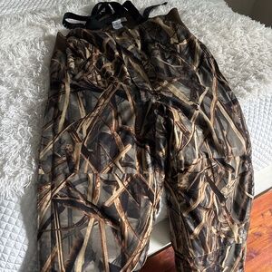 Columbia large men’s heavy camo overalls